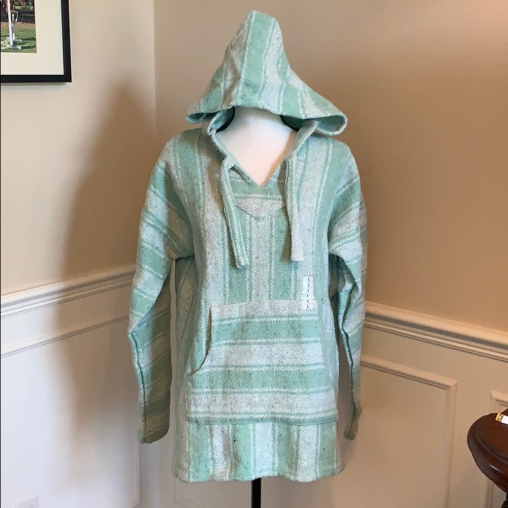 New Vel Mex poncho. Large. Mint